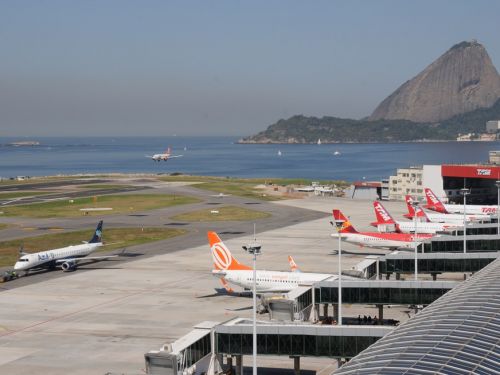 Aviões no aeroporto Santos Dumont