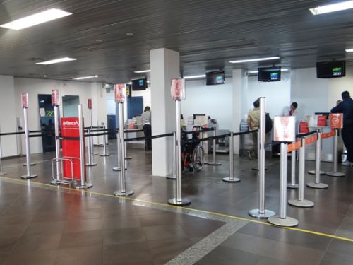 Área interna do aeroporto de Navegantes