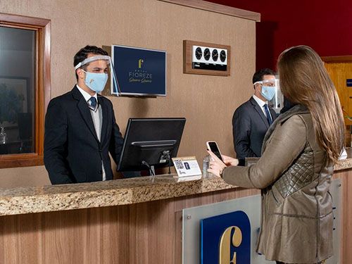Recepção do hotel Fioreze Quero Quero