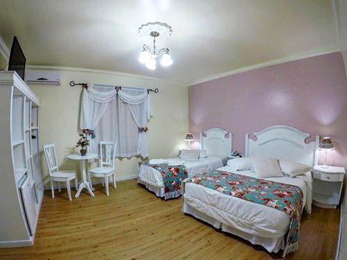 quarto de duas camas Pousada dos Anjos