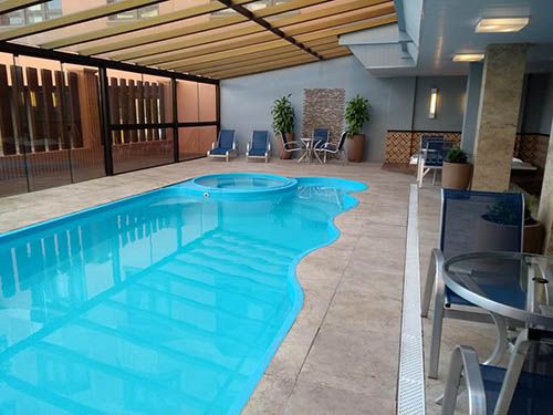 piscina adulta e infantil Hotel Serra Nevada