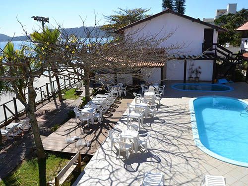 Área de lazer da pousada dos Golfinhos