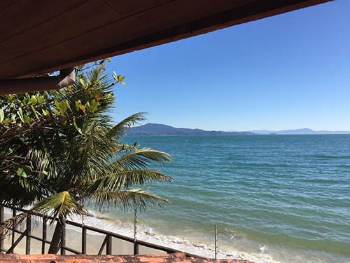Vista para praia da pousada dos Golfinhos