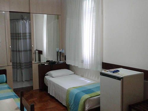 quarto com duas camas Hotel São Bento