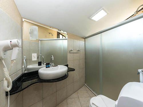 Banheiro da Pousada Recanto do Lobo