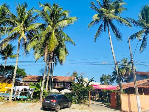 Fachada da Pousada Papaya Container