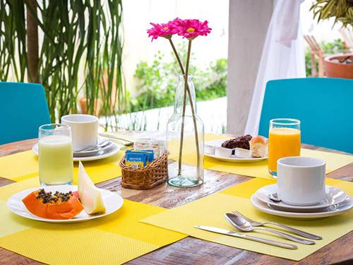 Refeição no Hotel Village Enseada