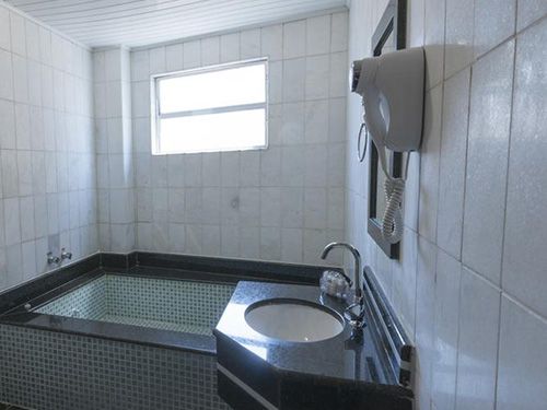 banheiro do Monte Serrat Hotel