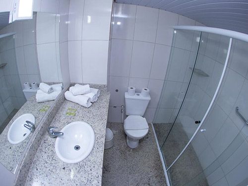 Banheiro do Hotel Nacional Inn Poços de Caldas