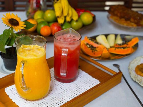 Café da manhã na pousada Aurora