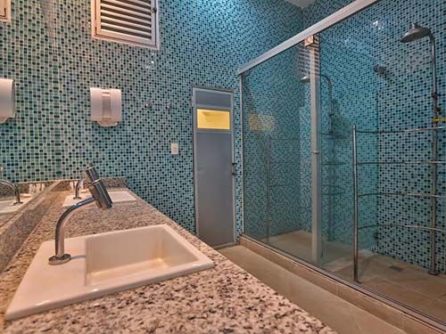 banheiro do Quality Resort & Convention Center Itupeva