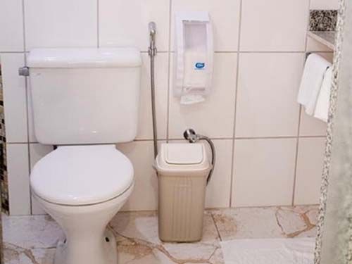 banheiro do Hotel Nacional Inn Campinas