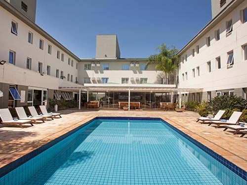 piscina do Comfort Suites Campinas