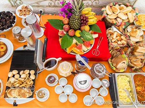 café da manhã da Pousada Hotel Praia dos Anjos
