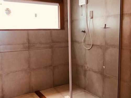 banheiro da orlanova hotel