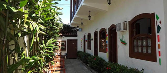 Fachada da pousada Doce Paraty