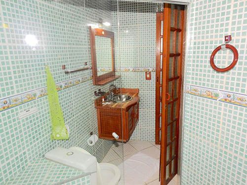 Banheiro do VELINN Hotel Santa Tereza