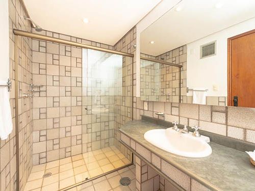 Banheiro do Hotel Real Villa Bella