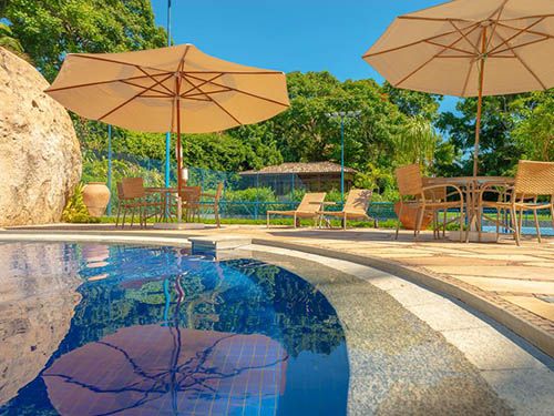 Piscina do Hotel Real Villa Bella