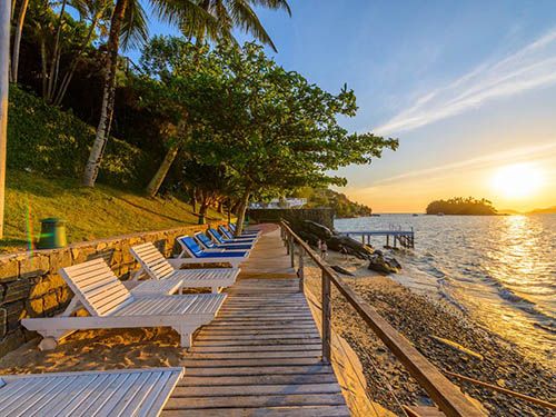 Cadeiras do Barra do Piuva Porto Hotel próximo a praia