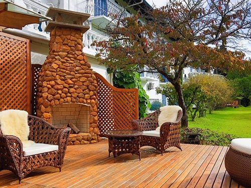 Poltrona na área externa do Hotel Gramado Palace