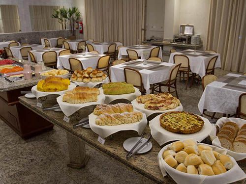 refeição do Dan Inn Franca