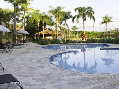 piscina do Dan Inn Franca