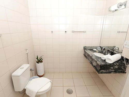 Banheiro do Imperador Palace Hotel Franca