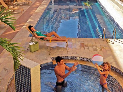 Piscina do Malibu Palace Hotel