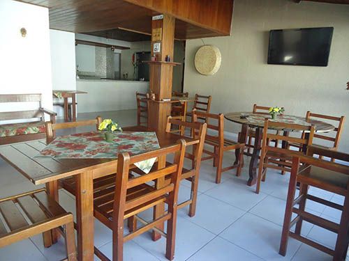 messas e cadeiras da Pousada Vida Boa