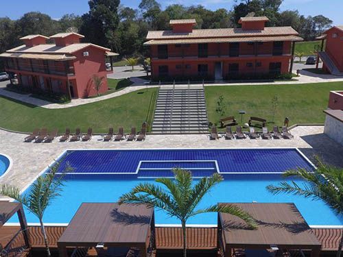 Piscina do Escarpas resort