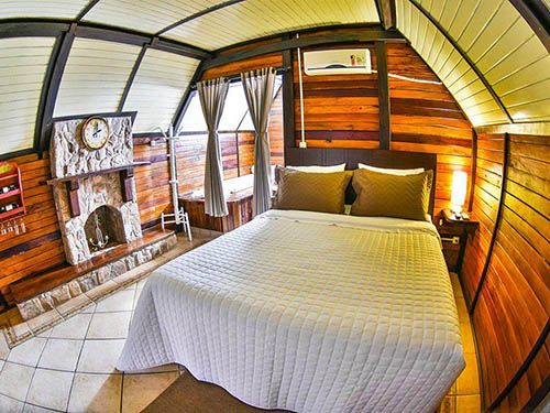 Interior do chalé da Mirágua Refugios Pousada