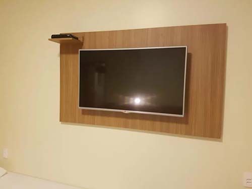 televisão do Oft Place Hotel