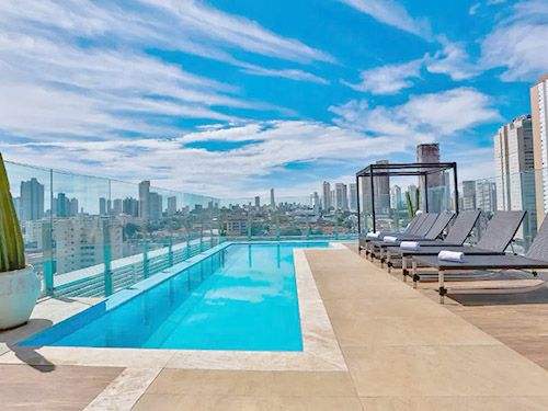 piscina do Hilton Garden Inn Goiânia