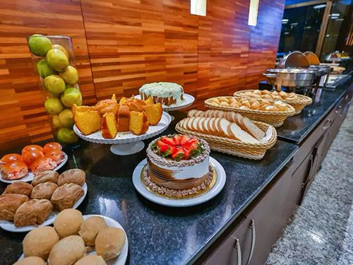 café da manhã do Hilton Garden Inn Goiânia