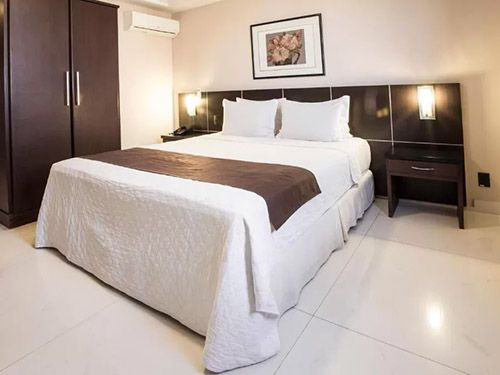 quarto da Crystal Plaza Hotel