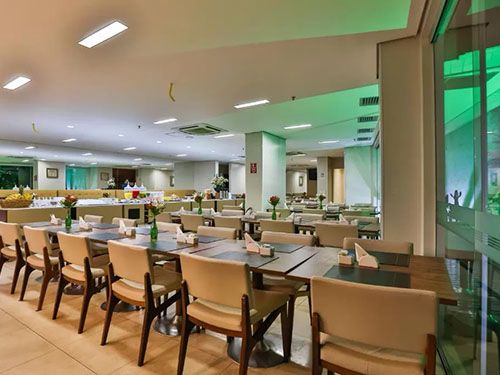 messas e cadeiras da San Marino Hotel