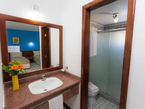 banheiro do Sunshine Praia Hotel