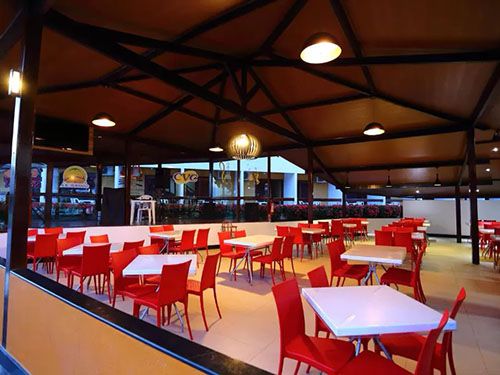 messas e cadeiras da Coroa Vermelha Beach - All Inclusive