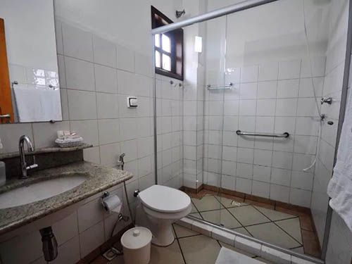 banheiro da Pousada Flores do Cerrado