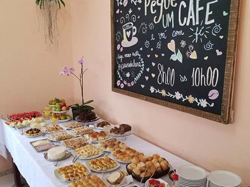 café da manhã da Pousada Lara