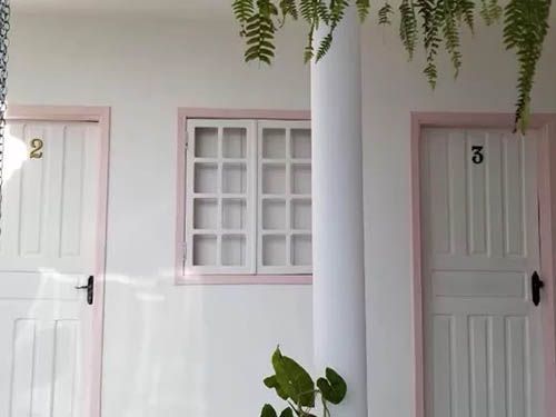Fachada do quarto da Pousada Lara