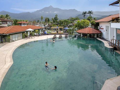 Piscina do Angra Boutique Hotel