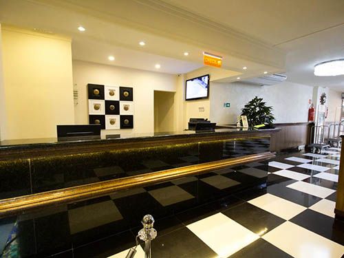 Recepção do Bogari Hotel