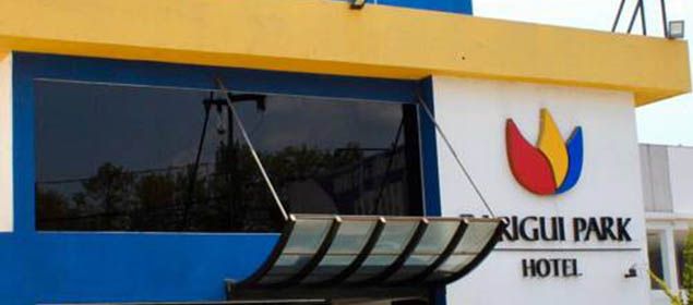 Fachada Barigui Park Hotel