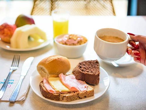 Café da manhã do ibis Styles Curitiba Batel