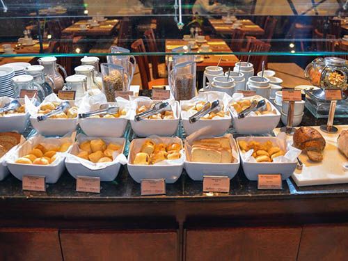 Café da manhã do Radisson Hotel Curitiba