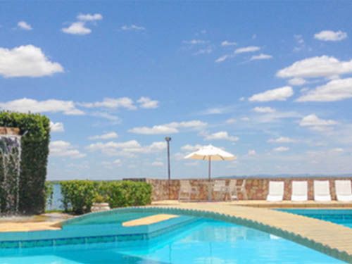 Piscina na Estalagem Águas do Chico