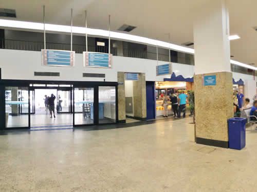 Interior da rodoviária Novo Rio