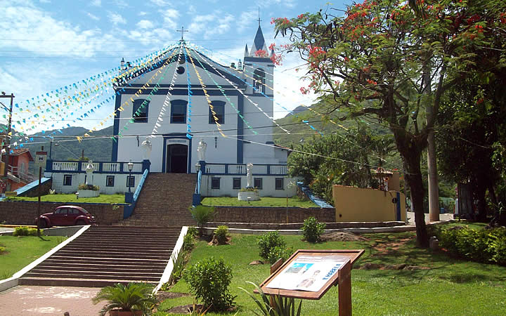 Centro de Ilhabela - Igreja de Nossa Senhora da Ajuda